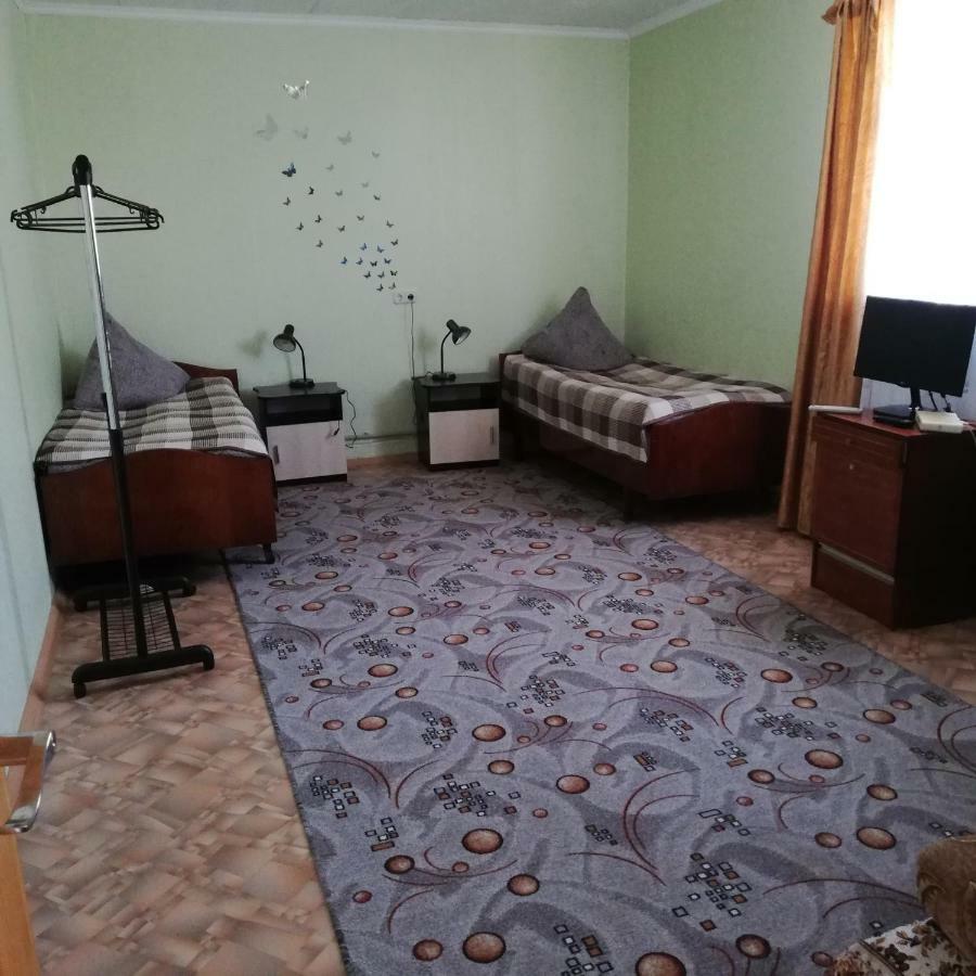 Belye Rozy Otel Nesvizh Dış mekan fotoğraf